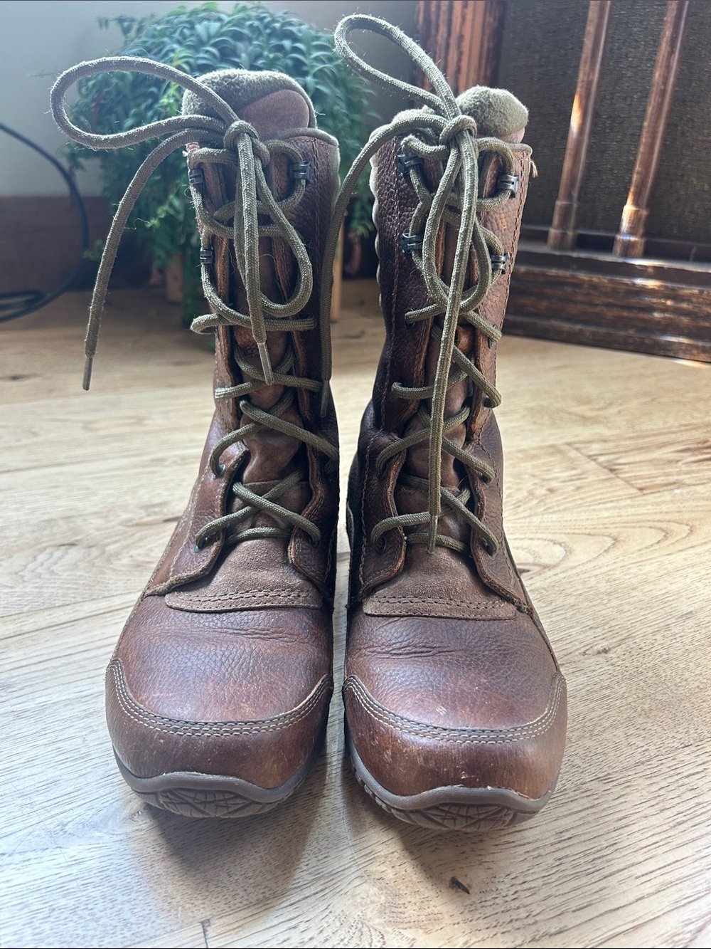 The North Face Women's Brown Lace-Up Hiking Boots
